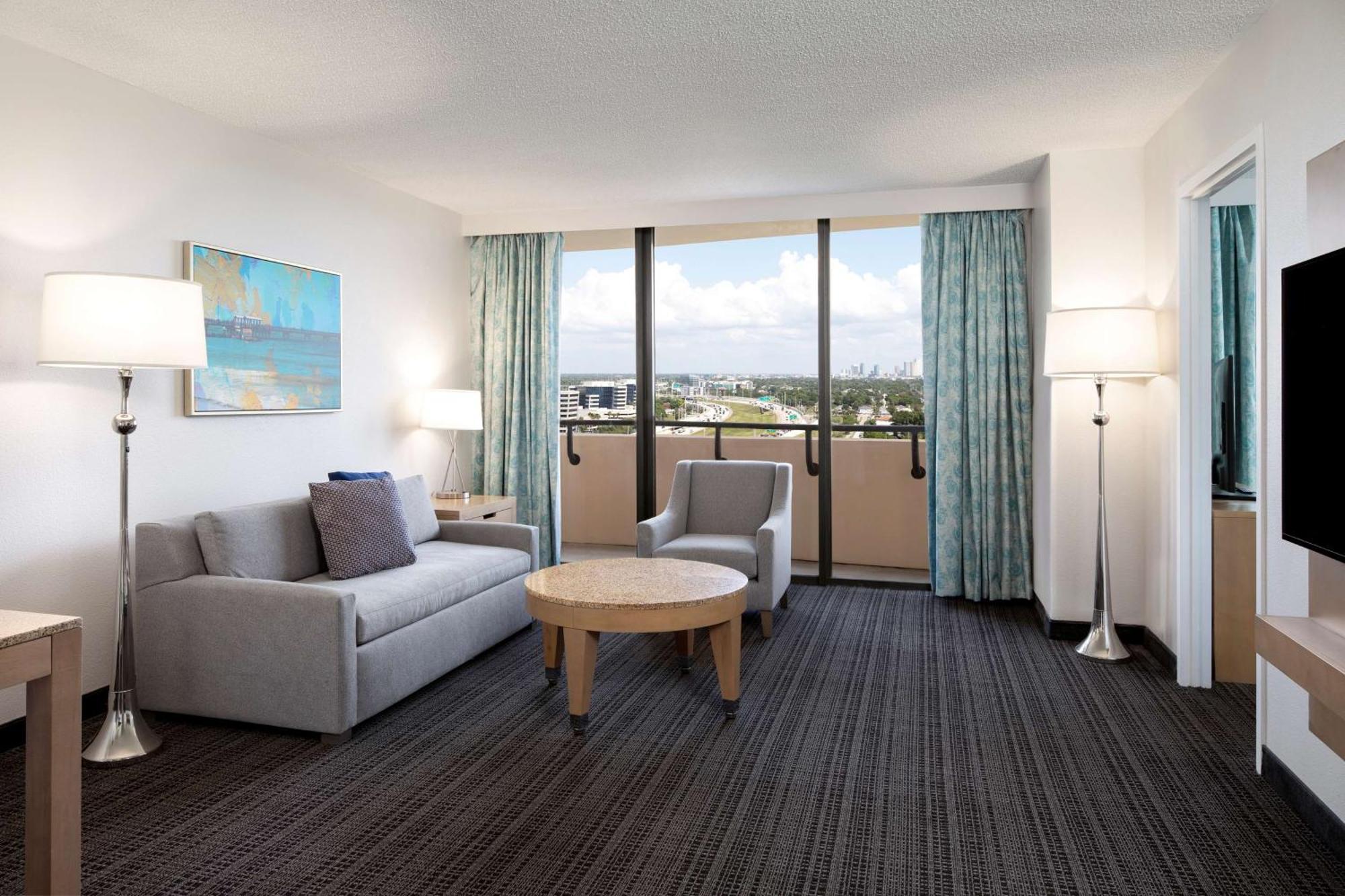 Embassy Suites By Hilton Tampa Airport Westshore Eksteriør billede