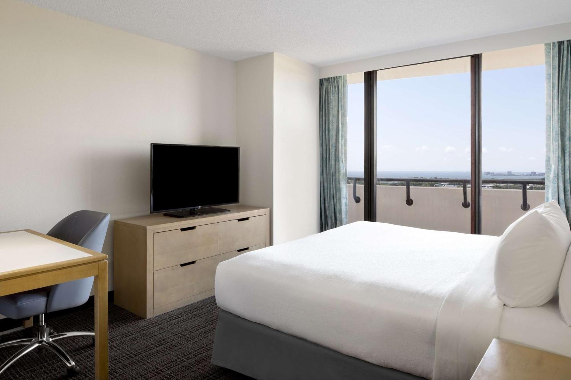Embassy Suites By Hilton Tampa Airport Westshore Eksteriør billede